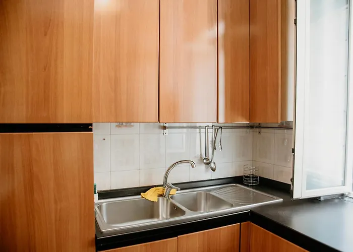Cinemaison - Near Metro - By Viva Domus Apartment *